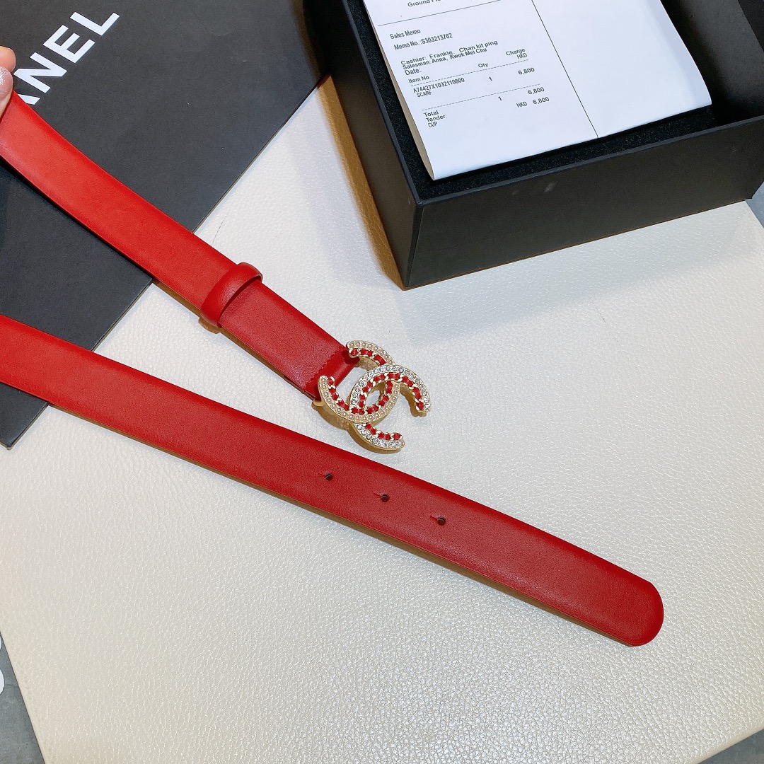 db9bf2_d06aa1d47bd747b3a348d7f1ecd49cc2mv2.jpg Chanel CC Buckle Leather Belt - Image 1