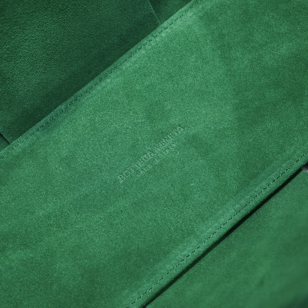 Bottega Veneta Arco Bag in Malachite Green Lambskin - Image 8