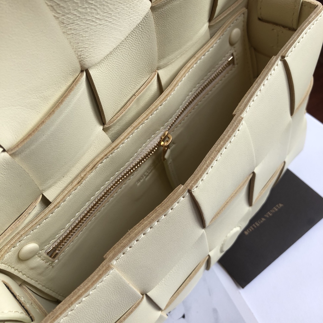 Bottega Veneta Woven Messenger Bag - Image 5