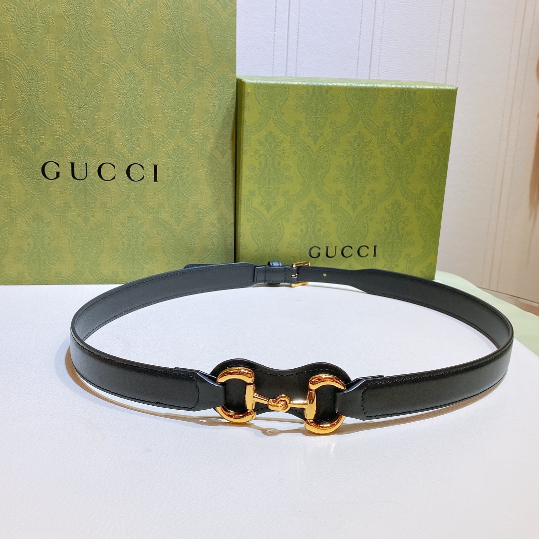 db9bf2_d2a5d97c627f41589ff117356f8cca2cmv2.jpg Gucci Leather Belt - Image 1