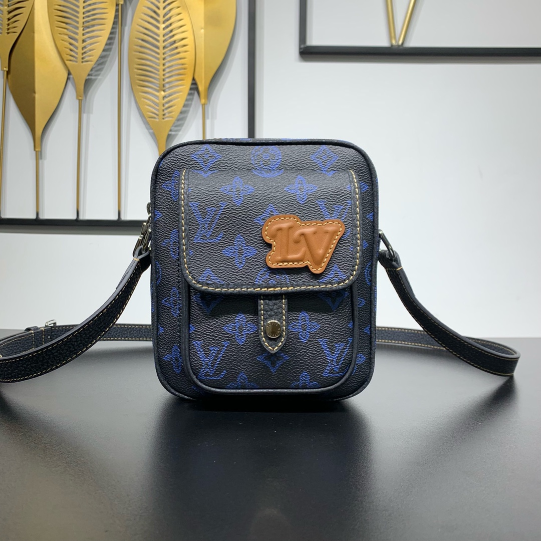 db9bf2_d330c1a950fa4869b2622e0289434d4bmv2.jpg Louis Vuitton Bag - Image 1