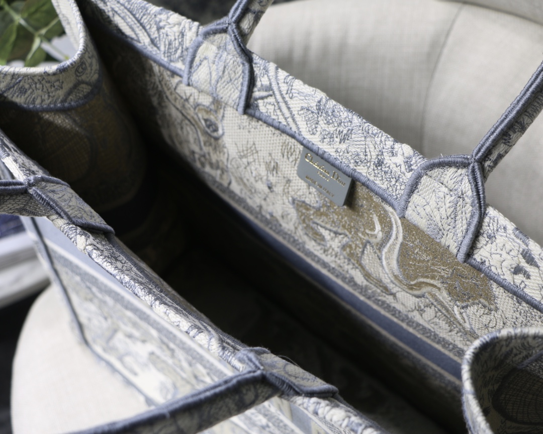 Dior Large Book Tote Bag in Grey Tiger Embroidery - Image 5