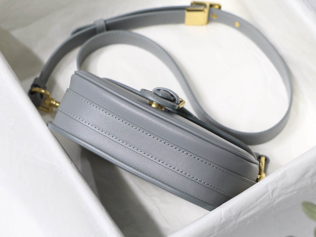 Dior Small Bobby Bag in Grey Leather - Image 4