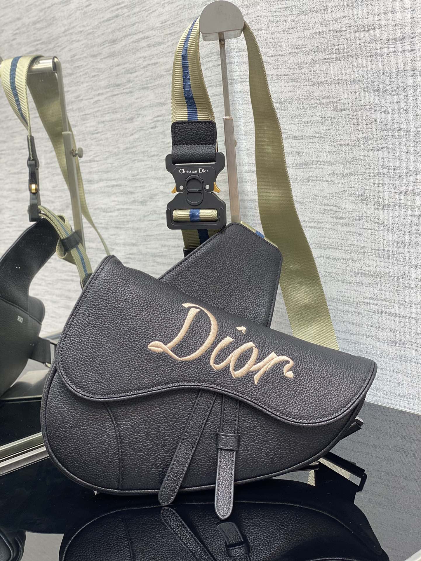 Dior Saddle Bag in Black - Image 5