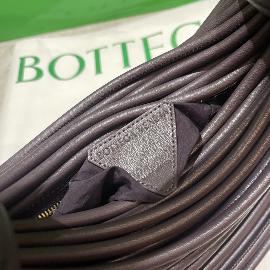 Bottega Veneta Bag - Image 8