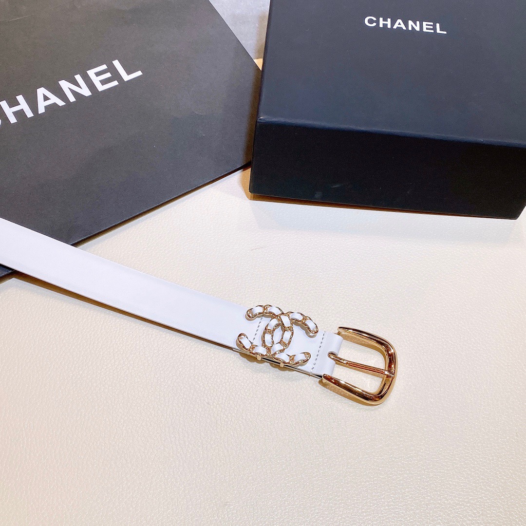 db9bf2_d773a8689e72410684e148ce6f56820dmv2.jpg Chanel Leather Belt - Image 1