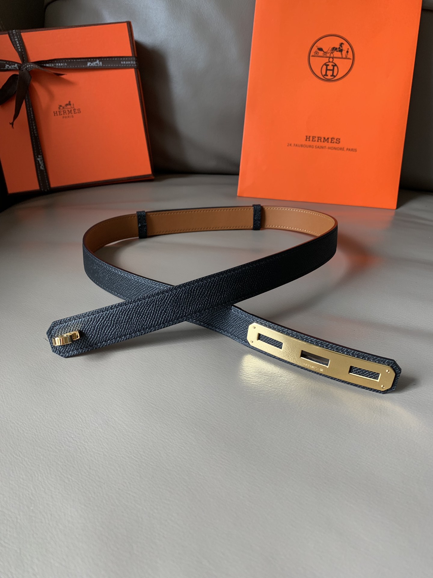 db9bf2_d80bc4ccff6c4238b8cf2ad479fb3350mv2.jpg Hermès O'Kelly 24 Belt in Black Leather - Image 1