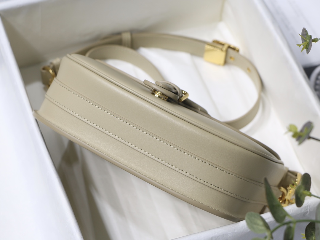 Dior Medium Bobby Bag in Apricot Leather - Image 7