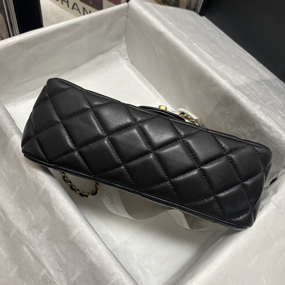 Chanel Lady Handle Flap Bag in Black - Image 6