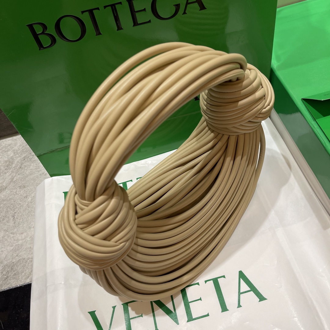 Bottega Veneta Bag - Image 4