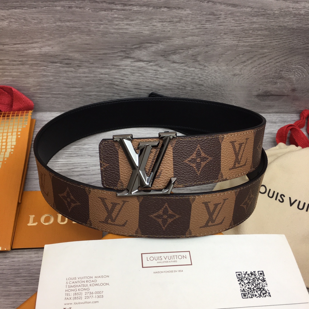 db9bf2_d92052c950454aa09d7eb688d45b22c4mv2.jpg Louis Vuitton LV Letter Buckle 40mm Belt - Image 1