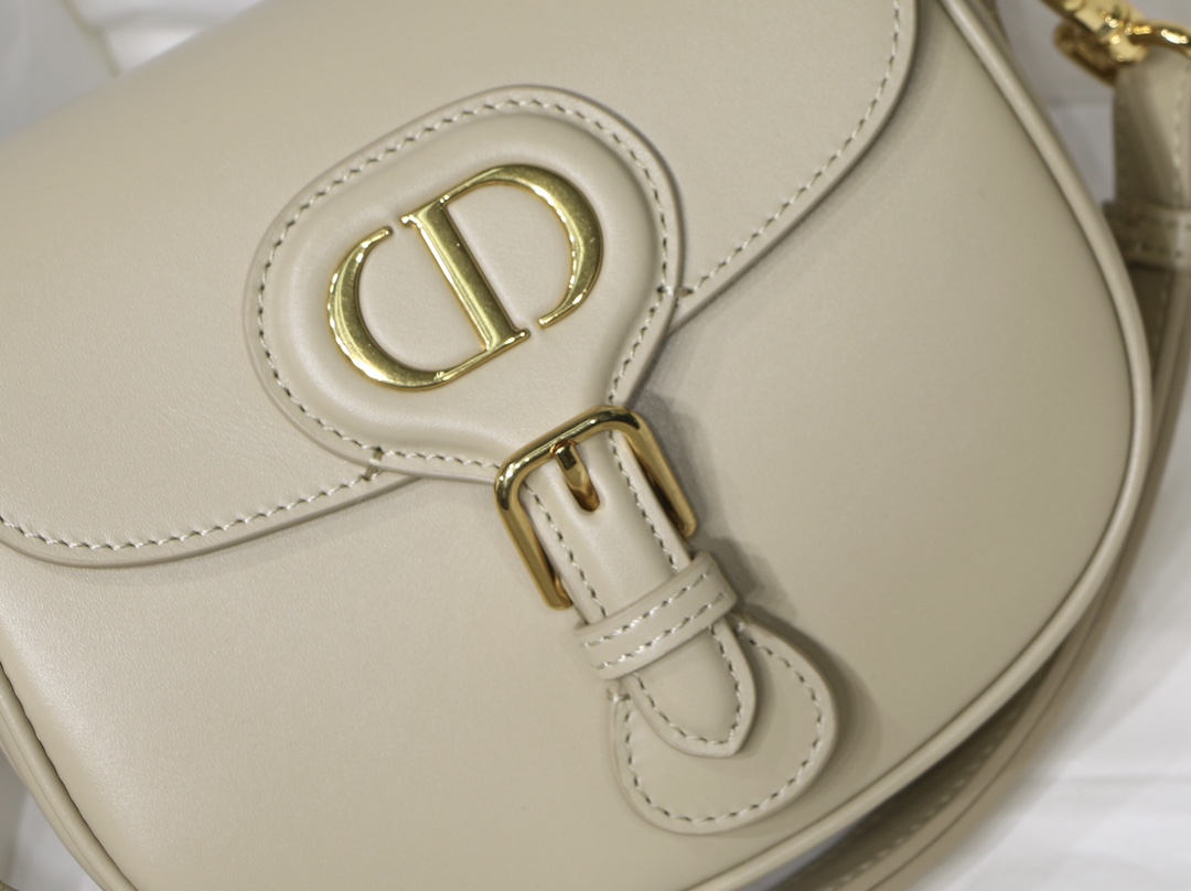 Dior Small Bobby Bag in Apricot Leather - Image 5