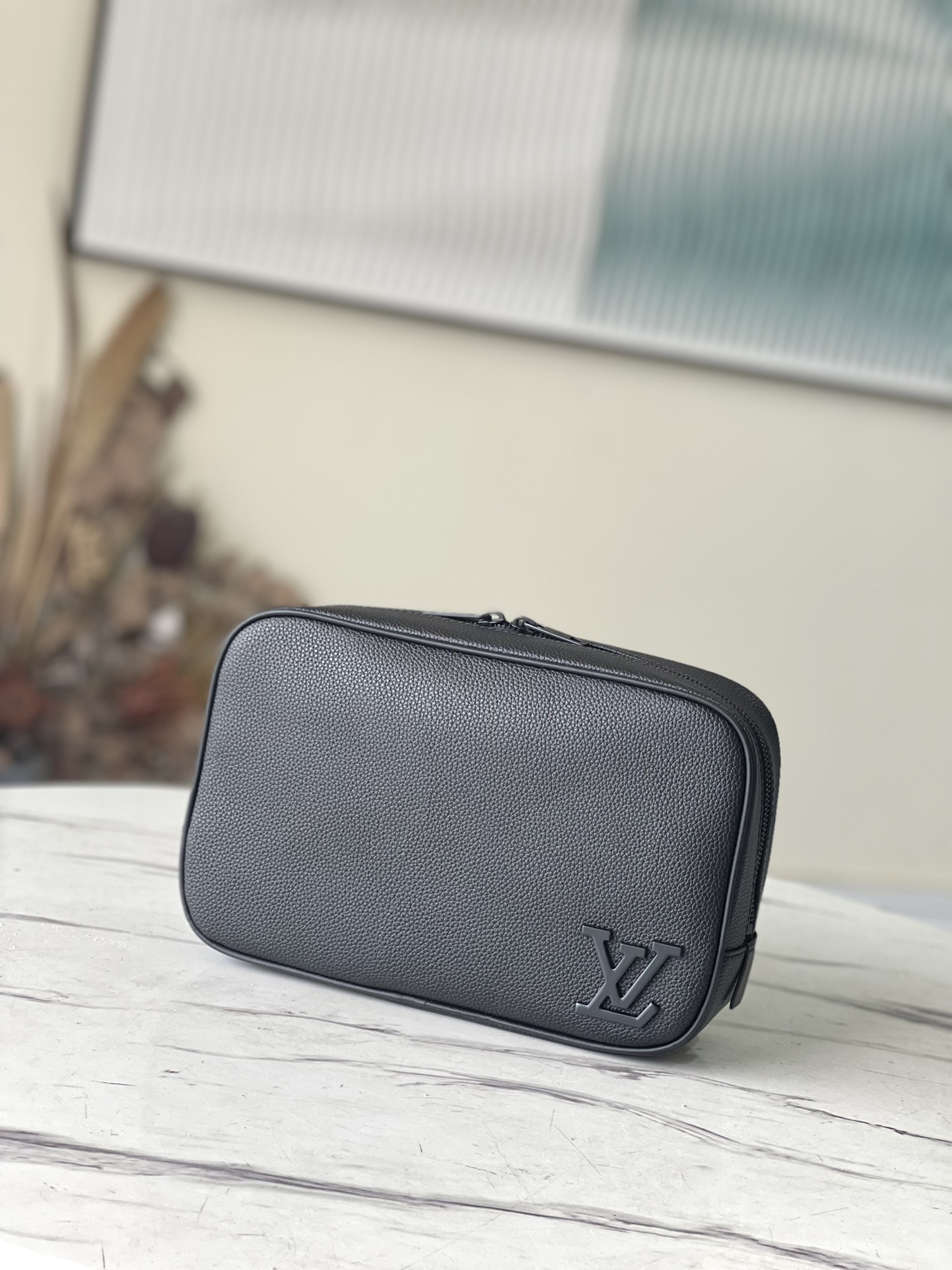 db9bf2_db997bb4d1894940ad6a4610d9a85affmv2.jpg Louis Vuitton Bag - Image 1