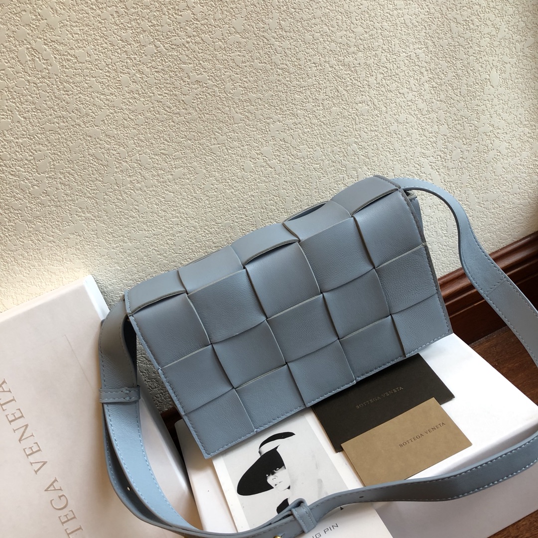 Bottega Veneta Woven Messenger Bag - Image 3