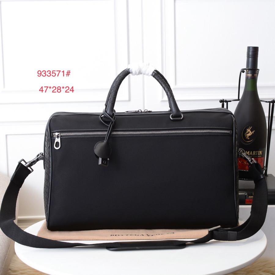 db9bf2_ded4f84dbc28405399de43ac4727c92bmv2.jpg Bottega Veneta Bag - Image 1