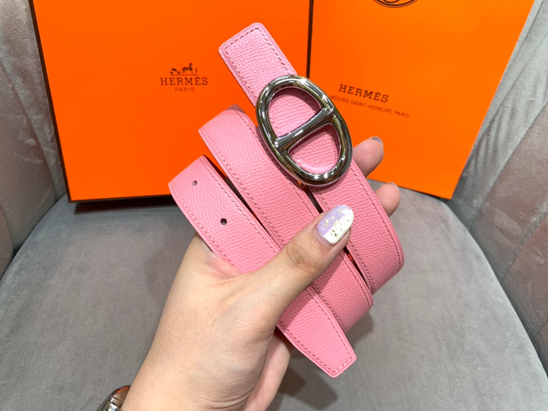 db9bf2_e0fd0e34d5fa4c329caf3708f6f24c31mv2.jpg Hermès Chaine d'Ancre Belt in Pink Leather - Image 1