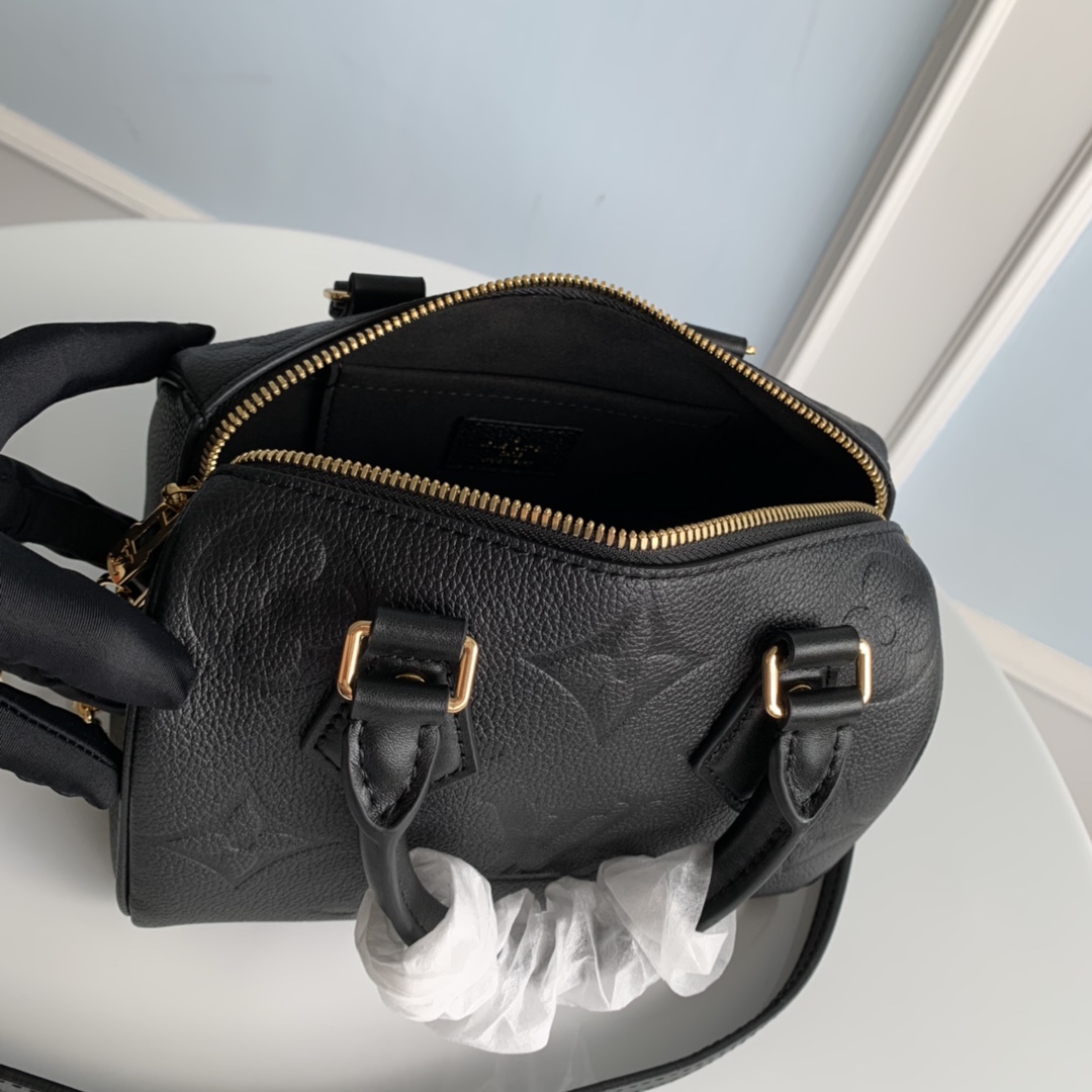 Louis Vuitton Black Bandoulière 20 Bag - Image 7