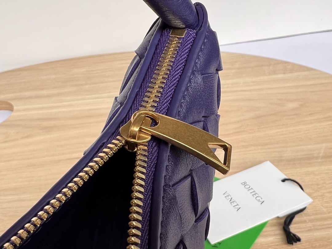 Bottega Veneta Bag - Image 8