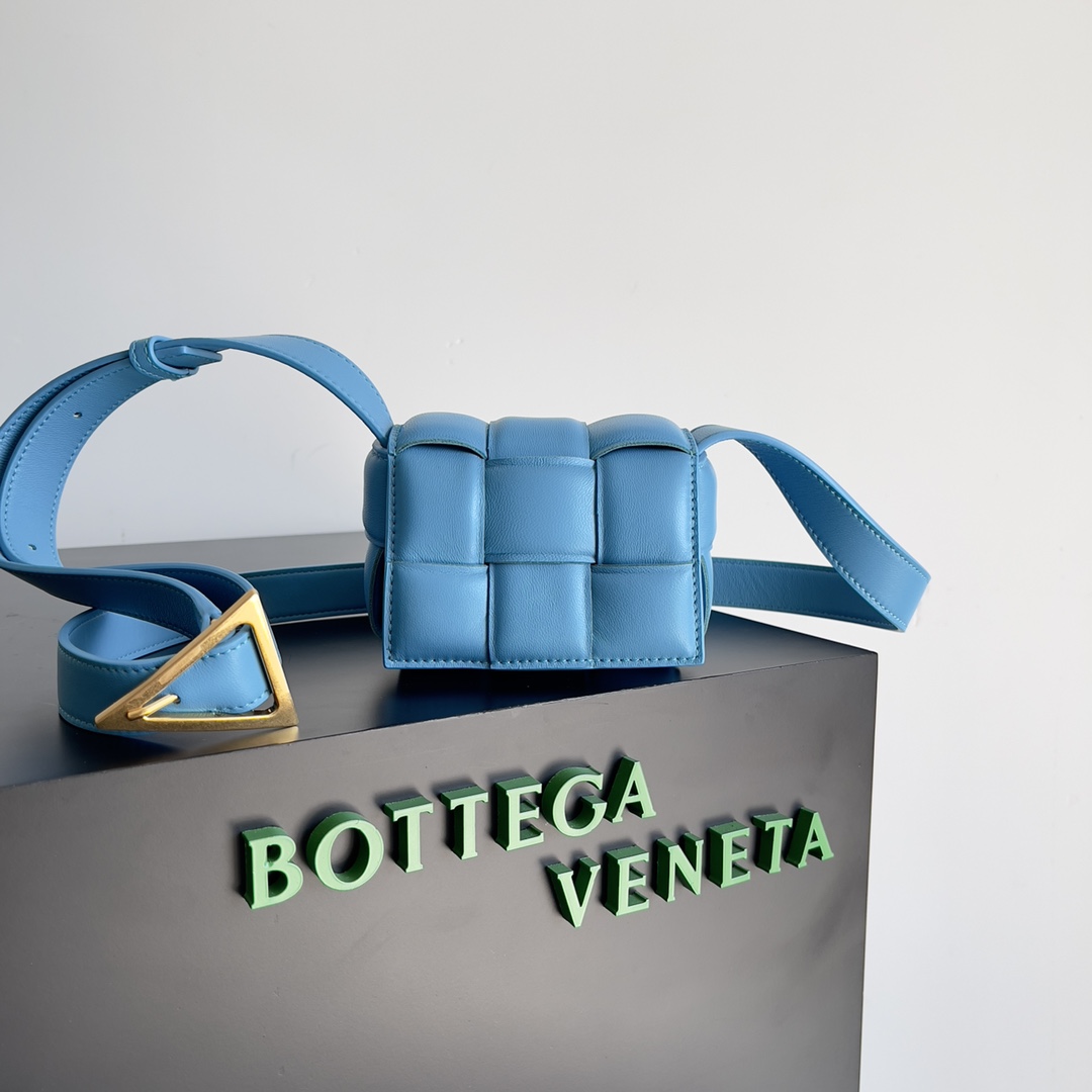 db9bf2_e1c538ecf1c047cf92c0e3492fc75dcbmv2.jpg Bottega Veneta Shoes - Image 1