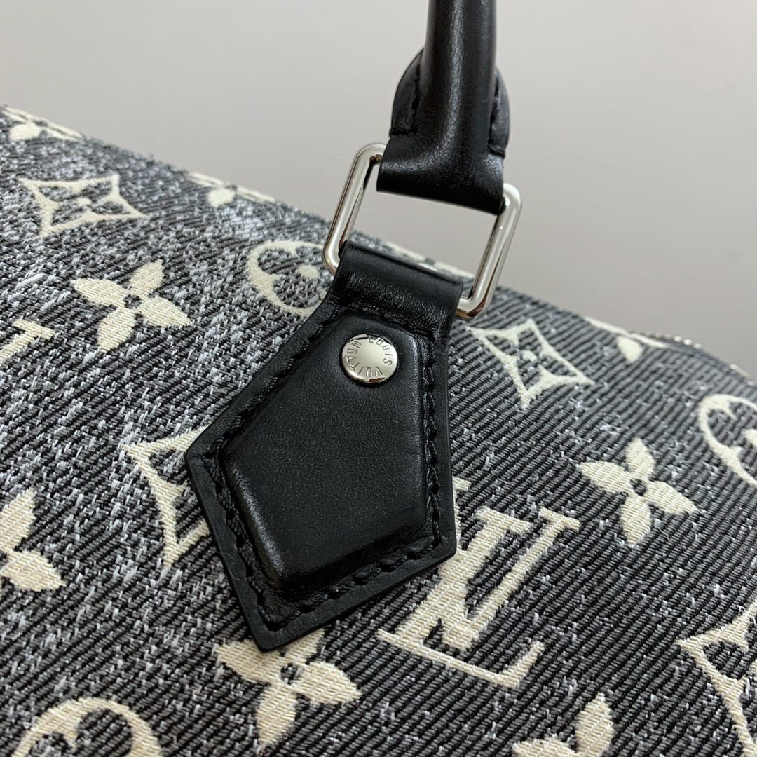 Louis Vuitton Speedy Bandoulière 25 Bag in Monogram Jacquard Denim - Image 9
