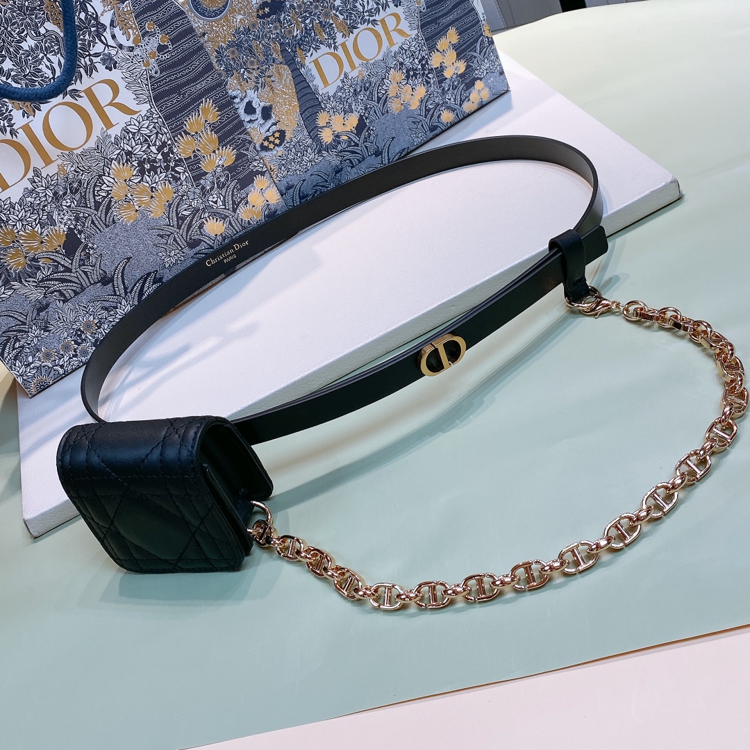 db9bf2_e35713eff82947d189059a9f171a3f5cmv2.jpg Dior CD Buckle Chain Bag Leather 15mm Belt - Image 1