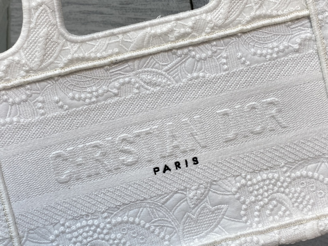 Dior Mini Tote Bag in White - Image 9