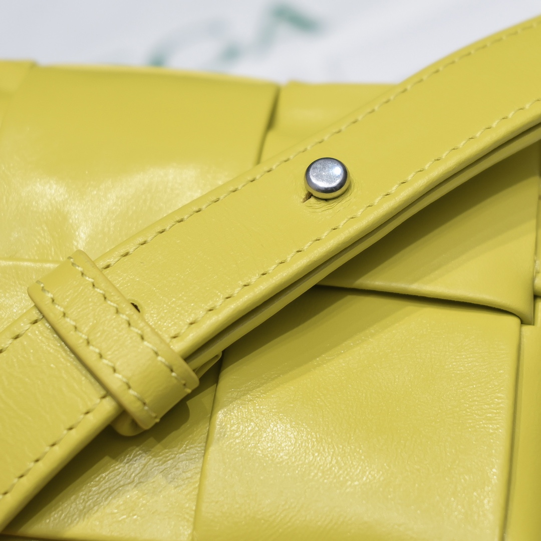 Bottega Veneta Bag - Image 6