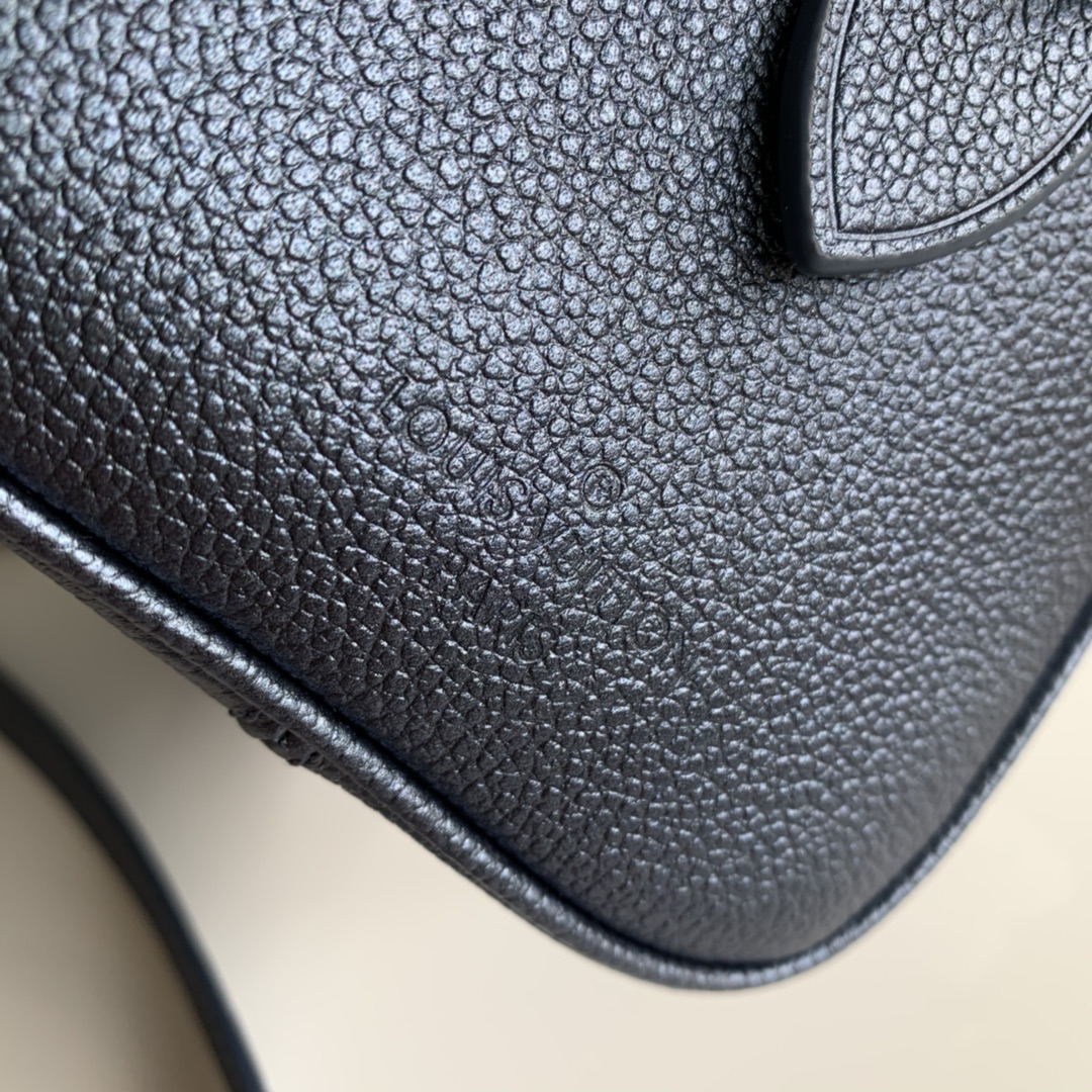 Louis Vuitton Blue Bandoulière 20 Bag - Image 6