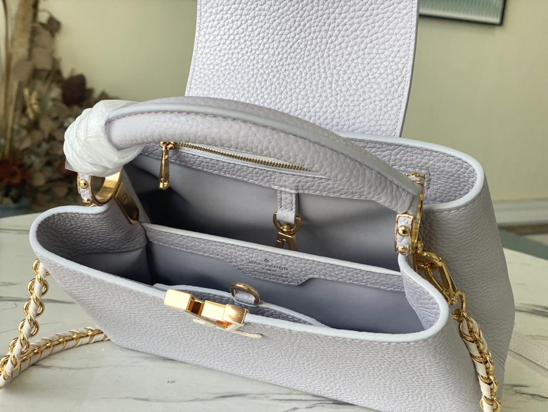 Louis Vuitton Capucines BB Small Handbag in Light Violet - Image 9