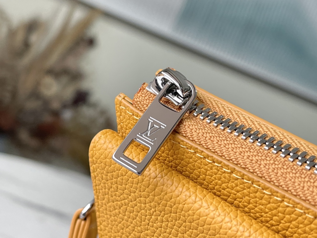 Louis Vuitton Aerogram Long Wallet in Yellow - Image 7