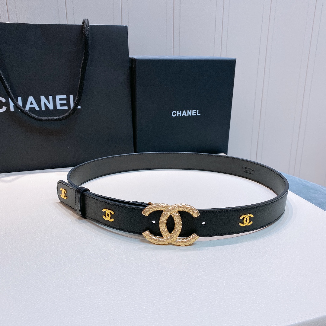 db9bf2_e8abf65e312e4fe79eab951f3b5e0648mv2.jpg Chanel Leather Belt - Image 1