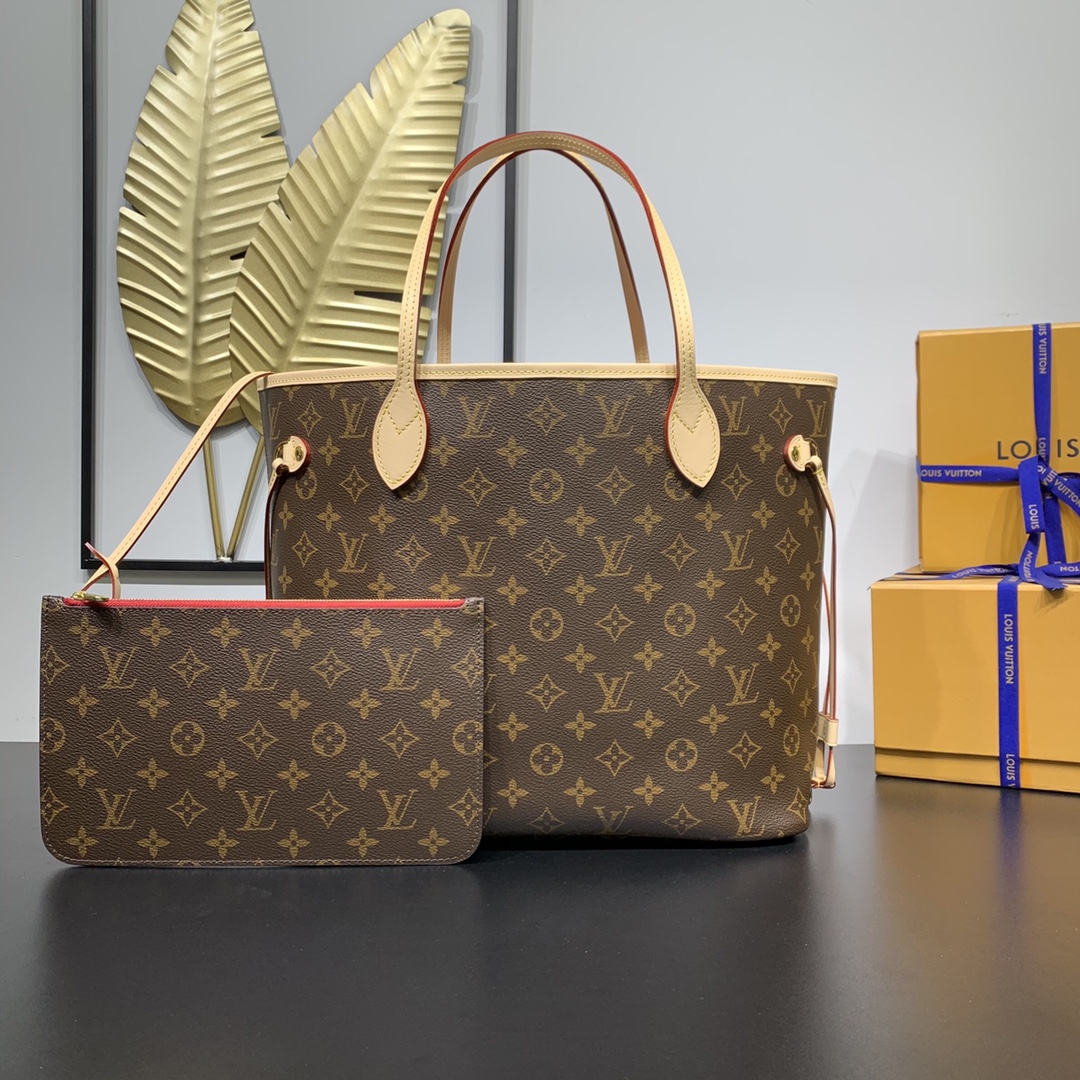 db9bf2_e8b7fc8af9c74fad9ef9a32ab7dc1d0fmv2.jpg Louis Vuitton Bag - Image 1