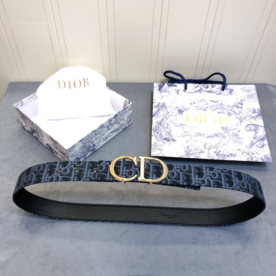 db9bf2_e8f76a2036514ea88cad36b75f9e4996mv2.jpg Dior Classic Buckle Belt - Image 1