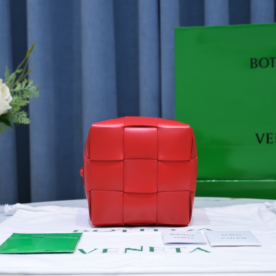 Bottega Veneta Braided Small Bucket Bag in Red - Image 6