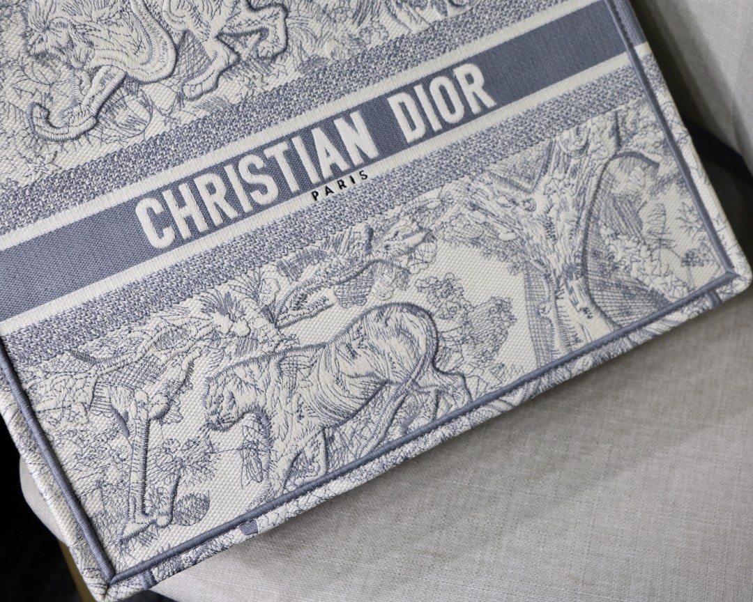 Dior Large Book Tote Bag in Grey Tiger Embroidery - Image 7