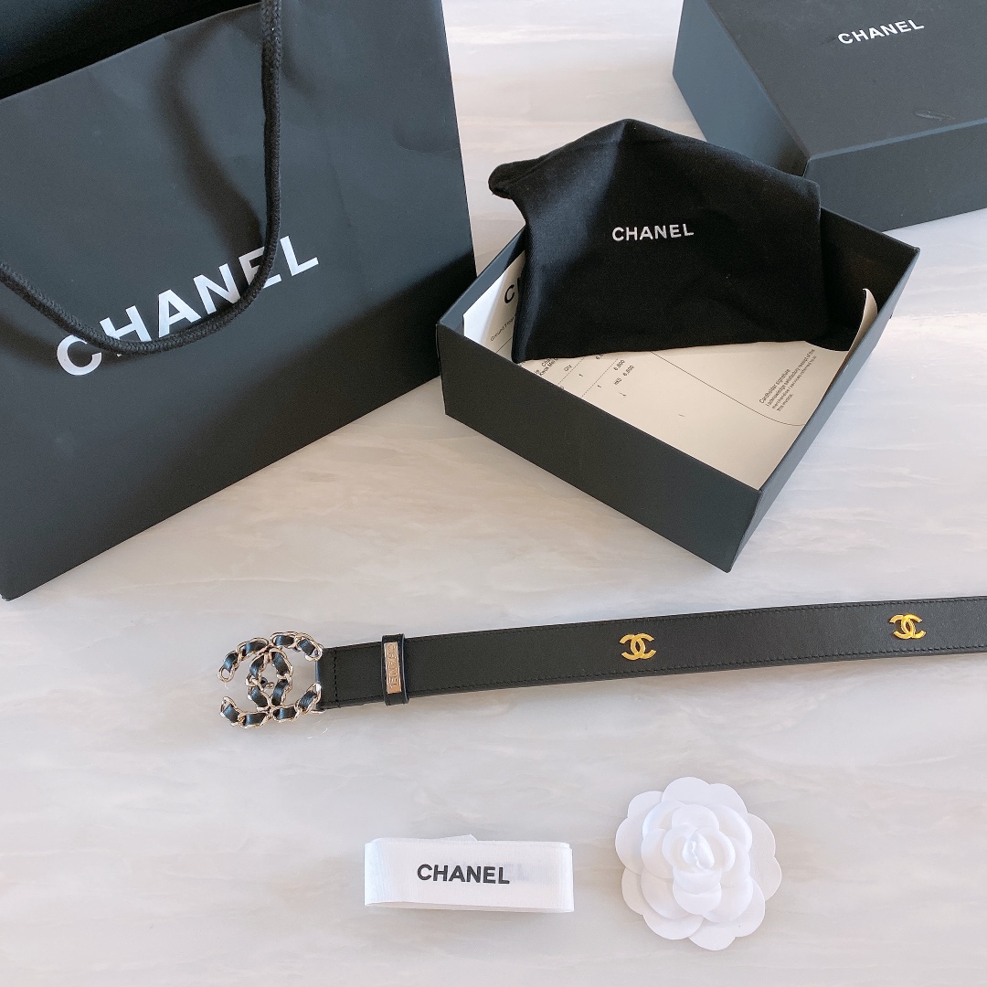 db9bf2_eaecfe99d57b42b79a9917d817b356a0mv2.jpg Chanel Leather Belt - Image 1