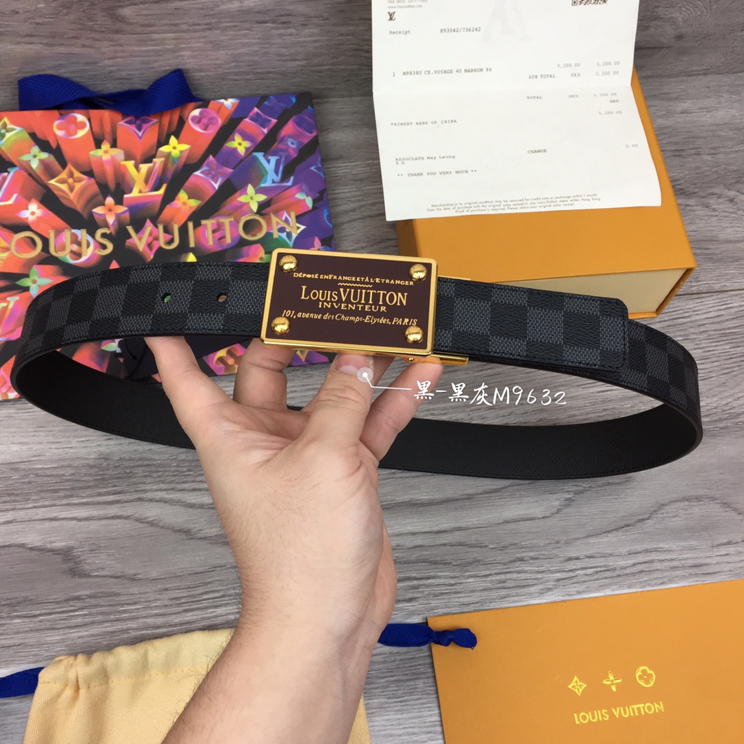 db9bf2_eb082ff008ee44b9b889fe0a6aae08d4mv2.jpg Louis Vuitton Square Franc Buckle 35mm Reversible Belt - Image 1
