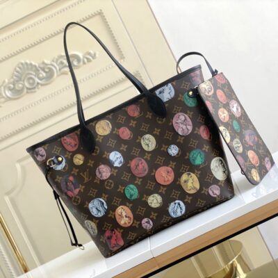 Louis Vuitton Neverfull Medium Handbag