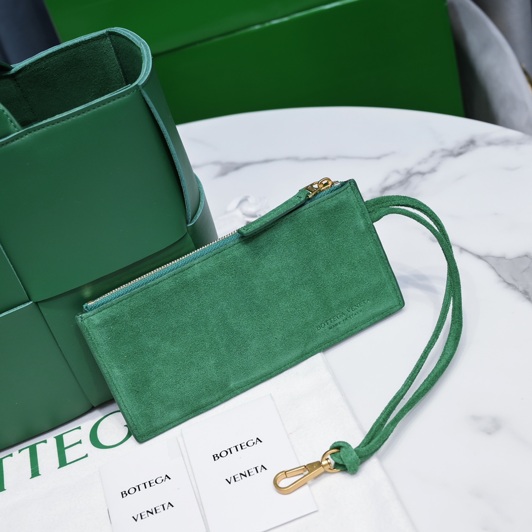 Bottega Veneta Arco Bag in Malachite Green Lambskin - Image 5