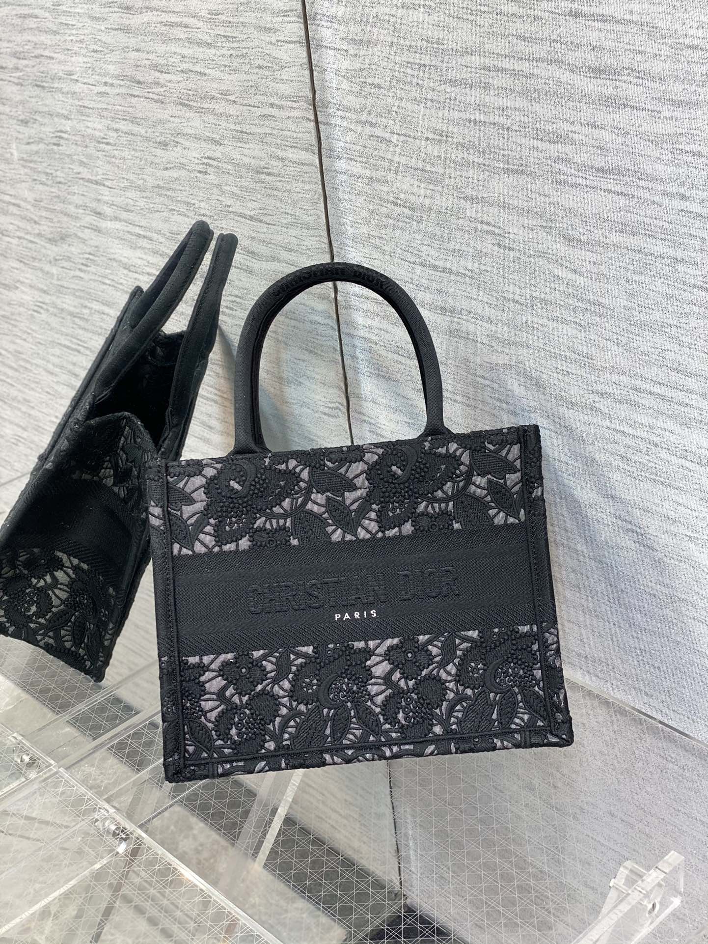 Dior Tote Bag in Black - Image 4
