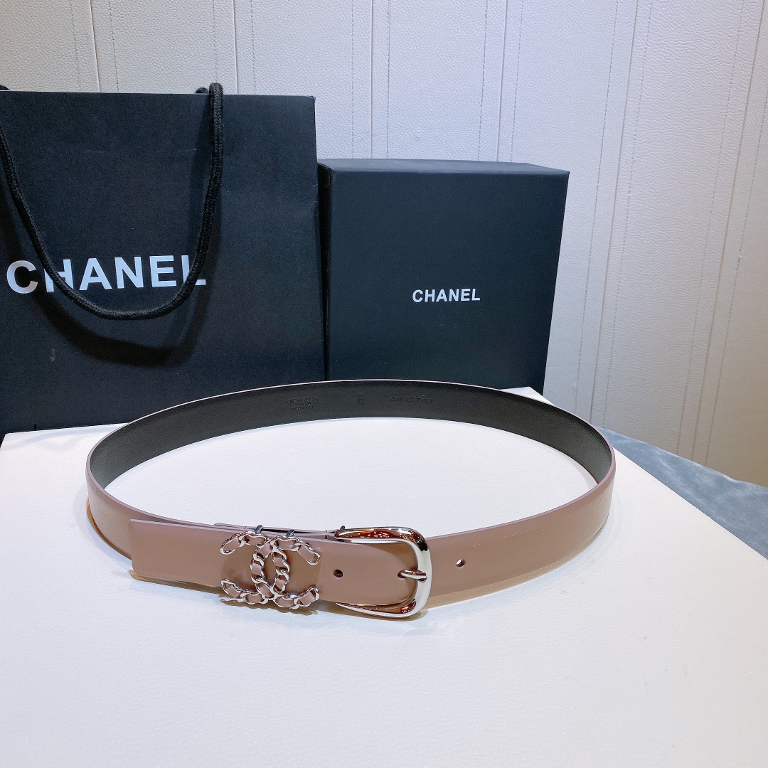 db9bf2_edb65aaffe834dfdbd94457be8812eccmv2.jpg Chanel Leather Belt - Image 1