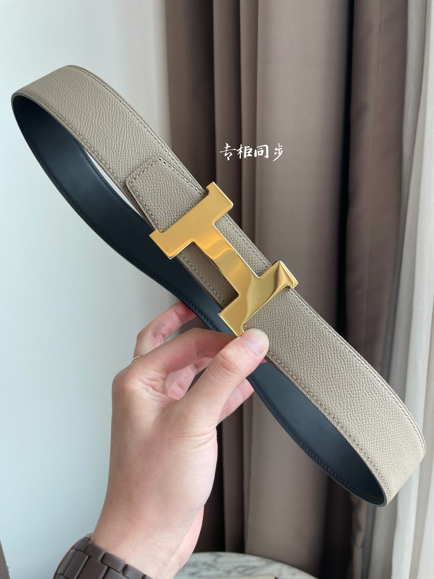 db9bf2_edcc71d1dcf84cf1bae163504c1c33c9mv2.jpg Hermes Shoes - Image 1