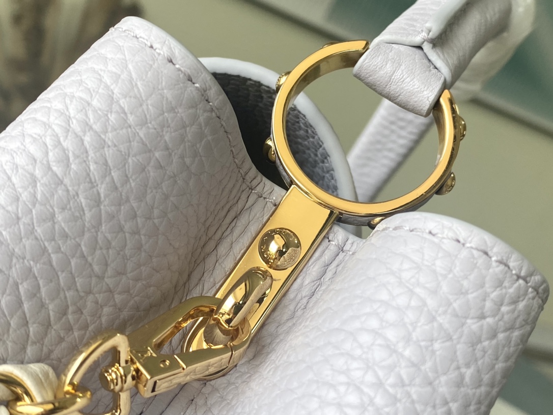 Louis Vuitton Capucines BB Small Handbag in Light Violet - Image 8