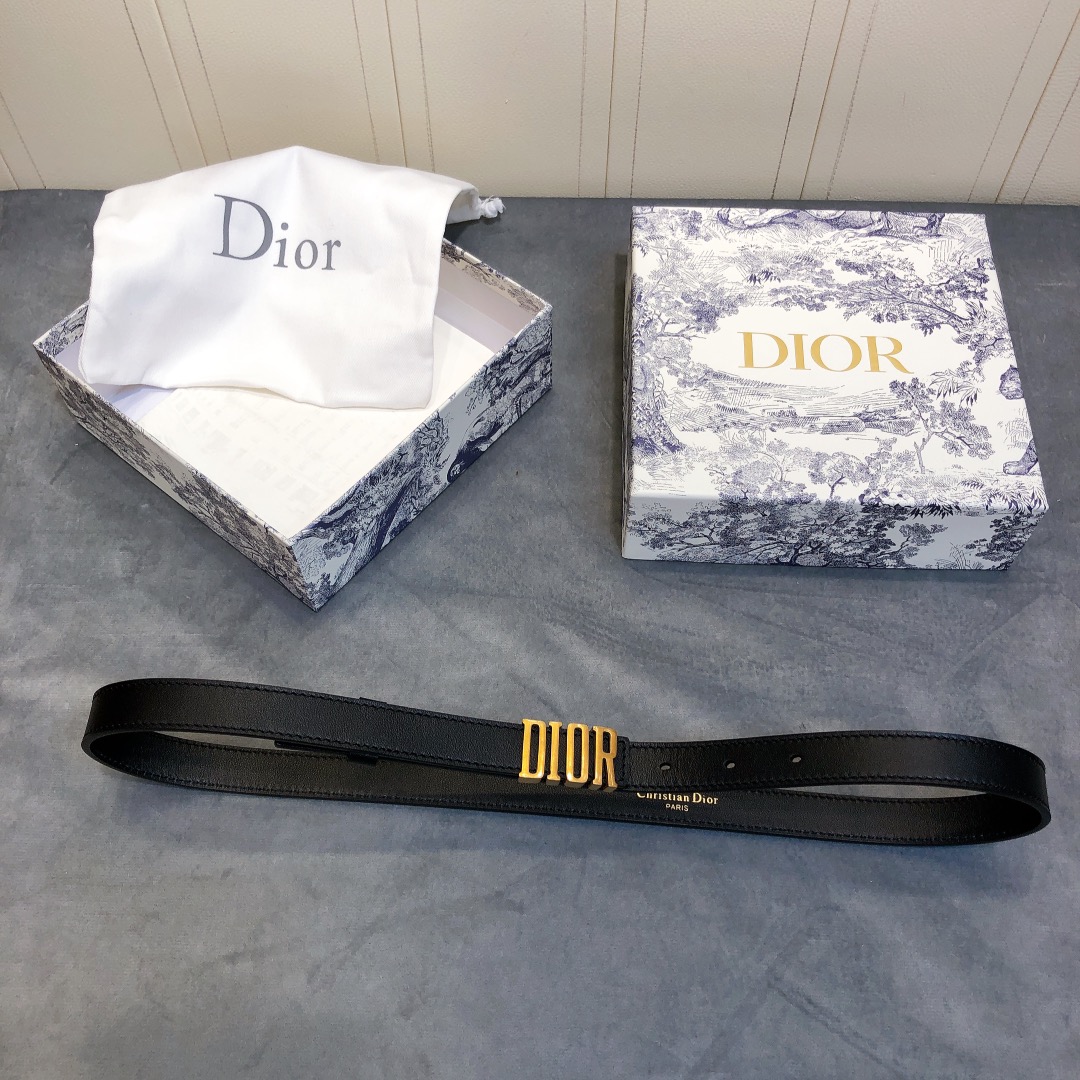 db9bf2_eed13502874b4d45963525d674f0b0f3mv2.jpg Dior Leather 20mm Belt with DIOR Buckle - Image 1