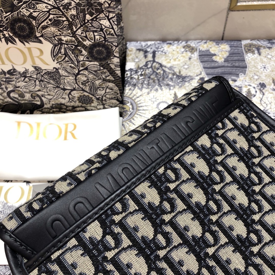 Dior Large Oblique Bobby Bag - Image 8
