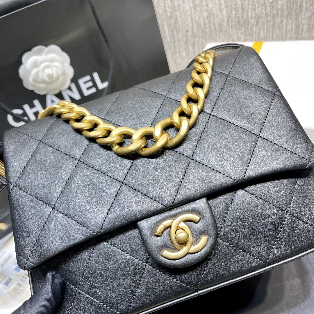 Chanel 21 Classic Square Small Flap Bag in Black Lambskin - Image 5