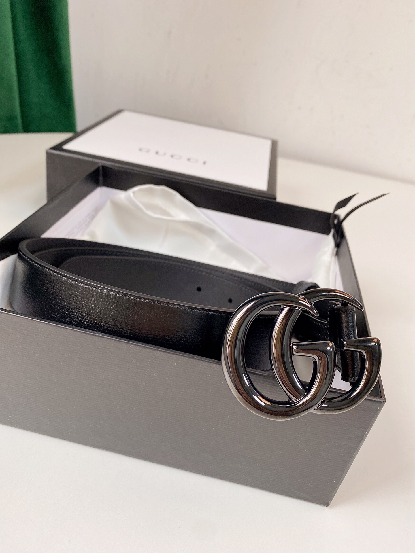db9bf2_f2e0c68a79bd4a7b808e14c378eb2c28mv2.jpg Gucci Leather Belt - Image 1