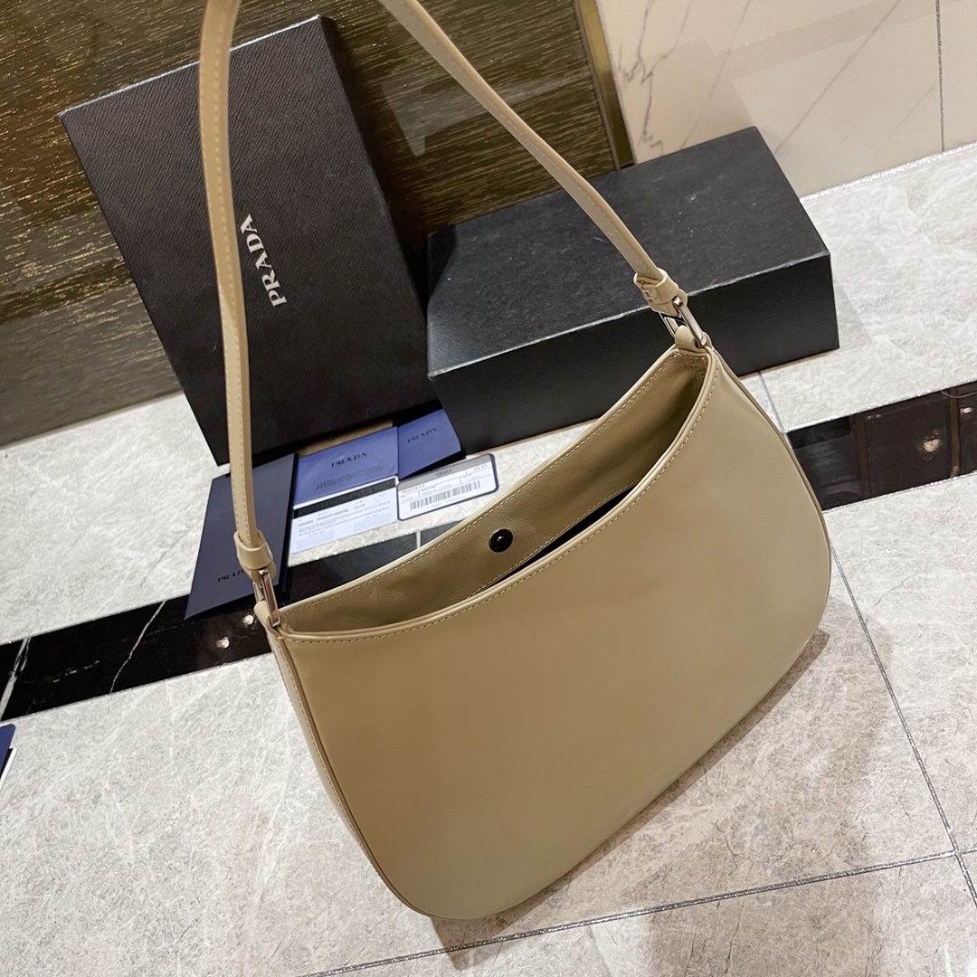 Prada Bags - Image 5