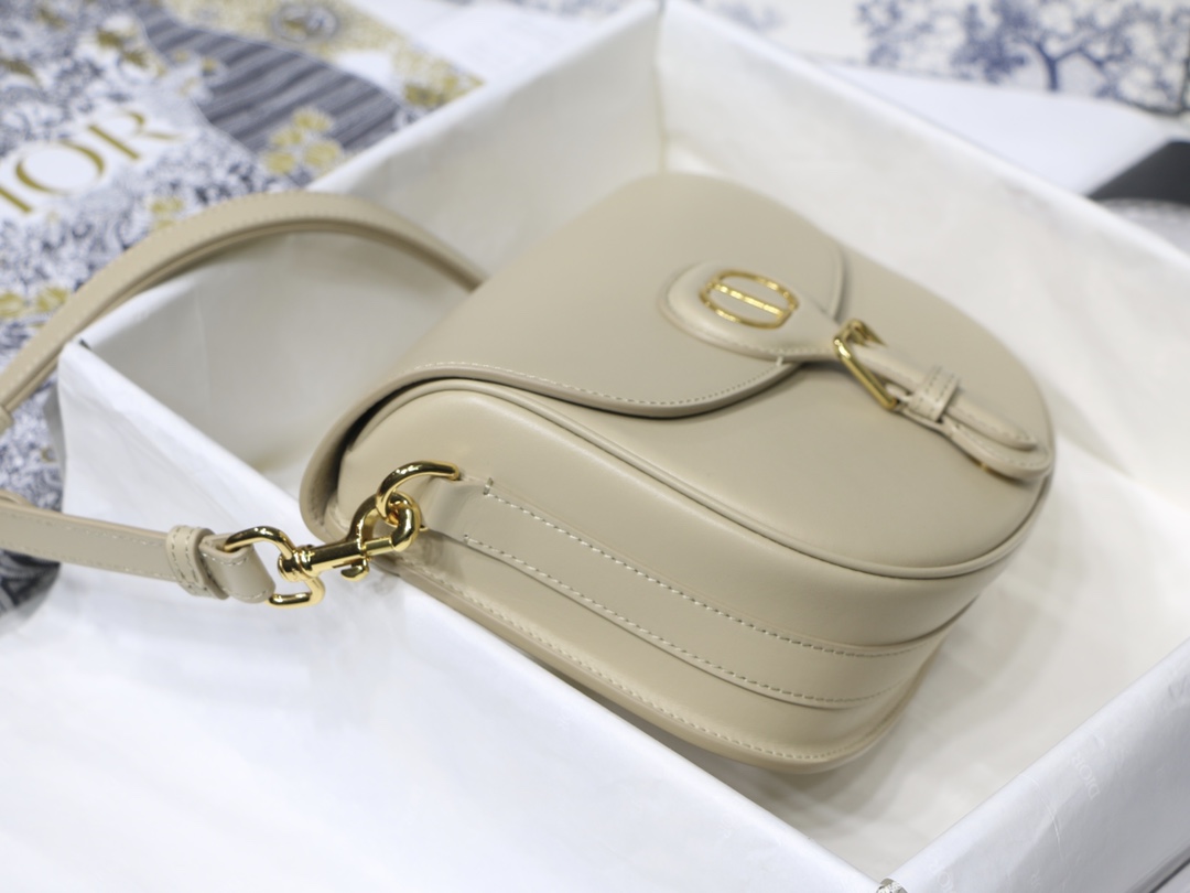 Dior Medium Bobby Bag in Apricot Leather - Image 6