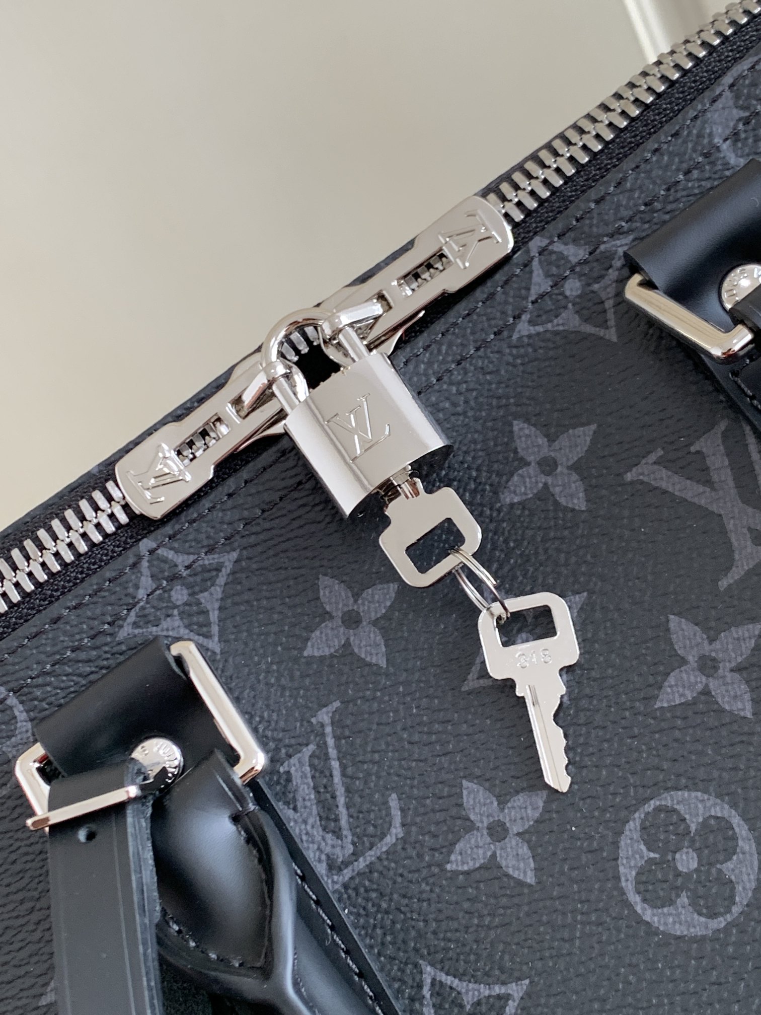 Louis Vuitton Classic Keepall 45 Bag in Damier Graphite Canvas - Image 7